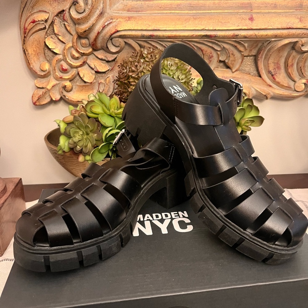 Madden NYC Black Platform Sandals NWT Women’s Size 8 Fall Perfect Trending - Picture 2 of 10